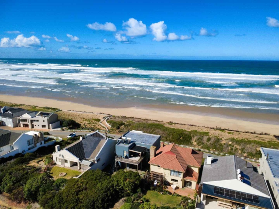 6 Bedroom Property for Sale in Stilbaai Oos Western Cape